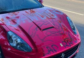 Marketing: Ferrari deixada na Orla de Maceió faz parte de ação de influenciador