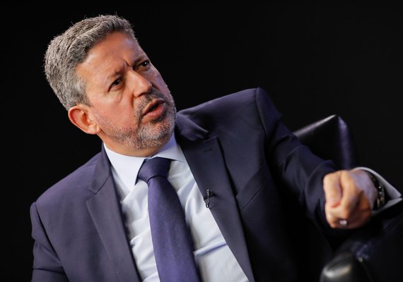 Em entrega de nova rodovia, Lira ataca senador: “Nada faz; se aproveita da miséria do povo”