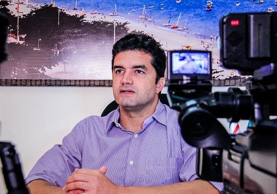 Obras na orla lagunar serão retomadas, diz prefeito de Maceió