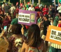 Protesto contra Dr.JHC marca abertura de natal em Maceió