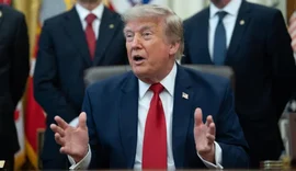 Trump ameaça novo ataque ao Irã caso Estreito de Ormuz siga fechado