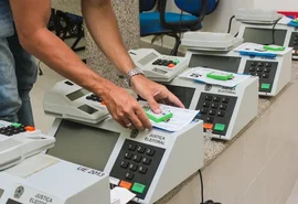 TRE-AL inicia preparação das mídias que serão usadas nas urnas nas Eleições 2026