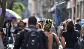 Diretores e gerentes negros recebem 34% menos que brancos, aponta IBGE