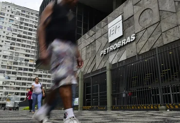 Petrobras reforça abastecimento e reage à cobrança da ANP