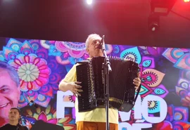 Veja vídeo: Flávio José desabafa após ter show em Campina Grande reduzido a pedido de cantor sertanejo