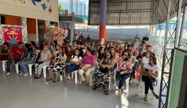 Alunos celebram Dia dos Avós com manhã de afeto em escola de Maceió