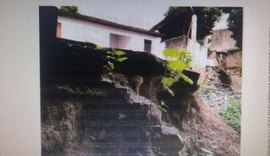 Erosão destrói casas há seis anos e MPAL leva caso à Justiça em Alagoas