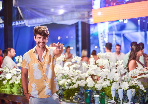 Inspirado no mar de Maceió, João Curvelo assina a decoração do Réveillon Celebration 2019