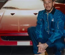 Lewis Hamilton resgata Ferrari F40 abandonada por mais de 30 anos