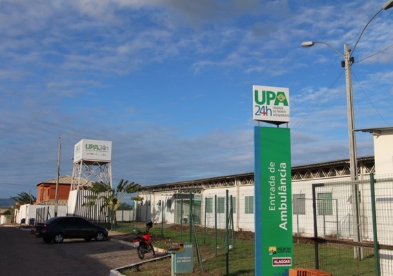 Jovem cai de arquibancada após sofrer choque elétrico em Delmiro Gouveia