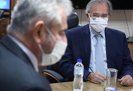 Paulo Guedes pede que presidente do Senado paute votação da reforma do IR