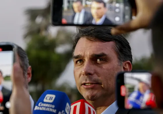 Moraes autoriza visitas dos filhos a Bolsonaro na sede da PF em Brasília