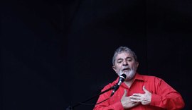 Câmara paga viagens de deputados do PT para visitar Lula