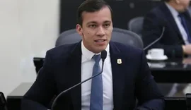 Delegado Leonam ganha palanque digital ao criticar trabalho de colegas