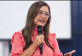 Médica e evangélica: senadora vai à reeleição e embola jogo em AL