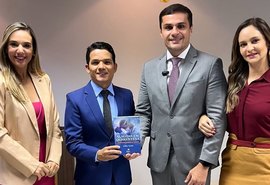 Jornalista e deputado lembram impacto da Covid-19 em AL em lançamento de livro