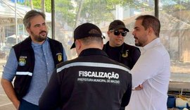 Motos aquáticas são alvo de fiscalização na orla de Ponta Verde, em Maceió