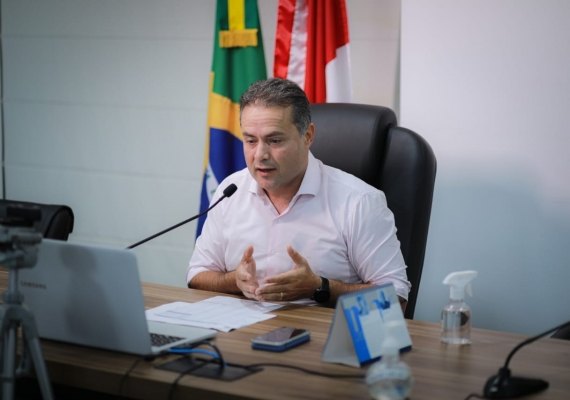 Renan Filho critica decisão de Putin de autorizar bancos a confiscar dinheiro da população