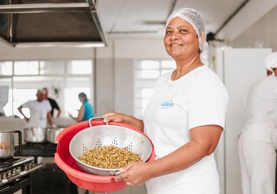 Sururu entra no cardápio escolar da rede municipal de Maceió