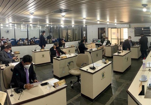 Câmara de Palmeira suspende sessões e fecha gabinetes de vereadores após casos de Covid-19