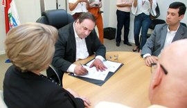 Programa Escola 10 vira Lei e é transformado em política pública de Estado