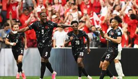 Canadá goleia Catar e conquista primeira vitória em Copas do Mundo
