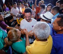 Paulo Dantas reafirma compromisso com o social durante caminhada na Ponta da Terra