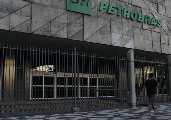 Concurso da Petrobras encerra inscrições nesta quarta-feira (31)