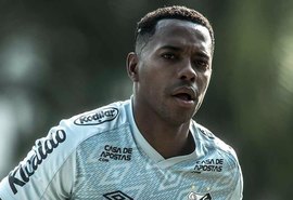 Santos anuncia suspensão de contrato com Robinho