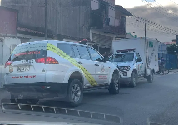 Ambulante de 22 anos é executado a tiros enquanto consertava moto em Maceió