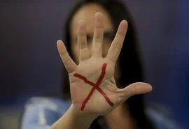 Mulheres vítimas de violência podem ter reconstrução dentária pelo SUS