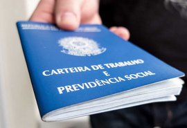 Em 2 anos, só metade dos empregos perdidos na crise foi recuperado