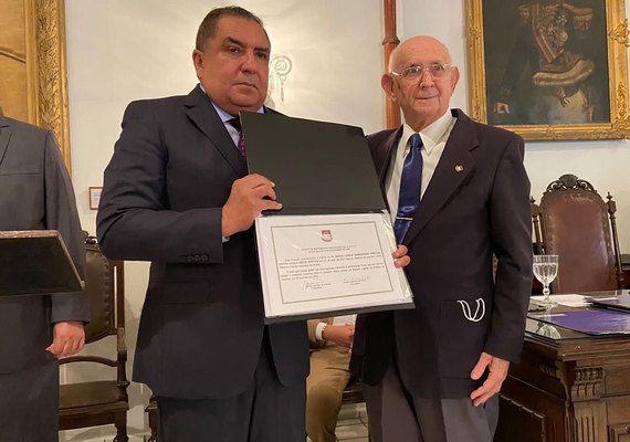 Inácio Loiola toma posse como novo sócio efetivo no Instituto Histórico