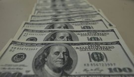 Dólar comercial avançava 0,58% e é vendido a R$ 5,85