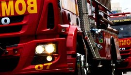 Idosa é resgatada após deslizamento de barreira