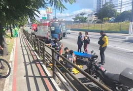 Colisão deixa passageira desorientada e mototaxista ferido na Fernandes Lima