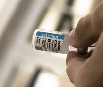 Após cinco anos de vacinação, covid recua, mas baixa adesão ainda preocupa