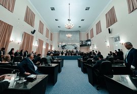 Aprovado projeto que exige certidão de antecedentes para quem trabalha com público infantojuvenil