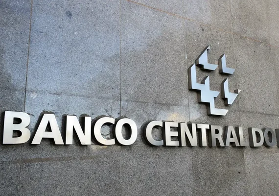 Mercado financeiro eleva previsão da inflação de 4,84% para 4,89%