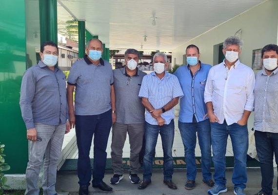 Empresários baianos conhecem instalações da Cooperativa Pindorama