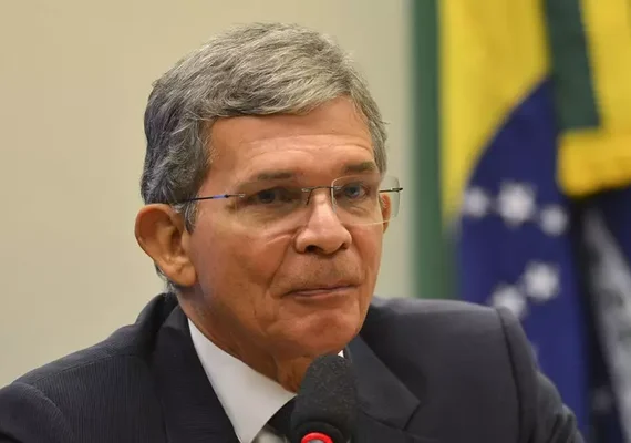 Bolsonaro indica gen. Joaquim Silva e Luna à presidência da Petrobras