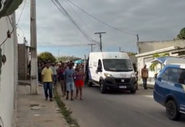 VÍDEO: Despedida de família vítima de tragédia em Piranhas é marcada por forte comoção