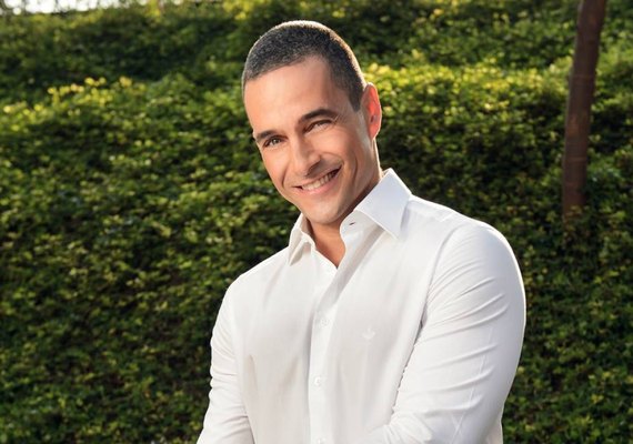 Ana Maria Braga zoa repórter do Mais Você por medo de rolinha: 'Desse tamanho'