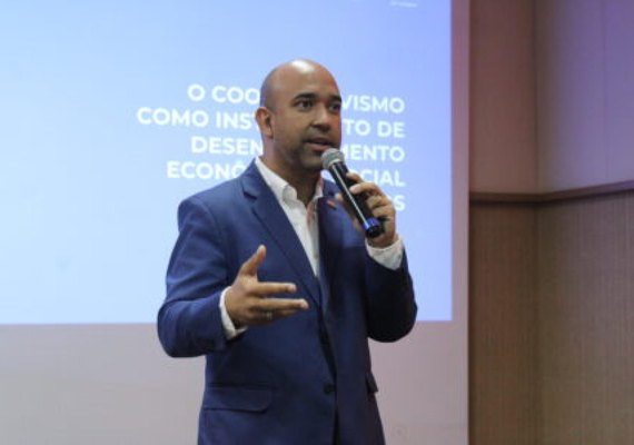 Sedics lança cartilha sobre cooperativismo e economia solidária durante congresso de municípios