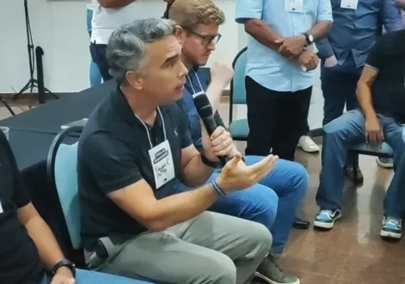 O desafio de Rafael Brito para JHC: “Quero encontrar você no debate”