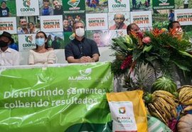 Secretário da Agricultura entrega sementes em Matriz de Camaragibe