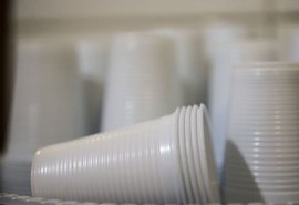 Comércios de São Paulo estão proibidos de fornecer descartáveis