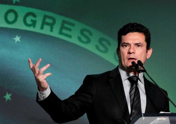 Lula acusa Moro de perda de imparcialidade e pede liberdade ao STF