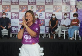 Rose Davino reúne mais de mil mulheres durante evento do mulheres progressistas no Benedito Bentes