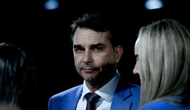 'Da nossa parte, está tudo página virada', diz Flávio Bolsonaro sobre caso Dark Horse